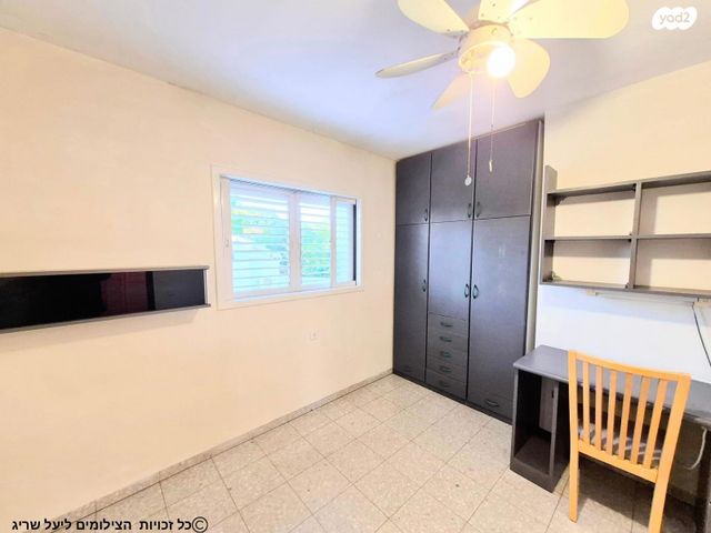 דו משפחתי, גלעד 31, נירית, נירית