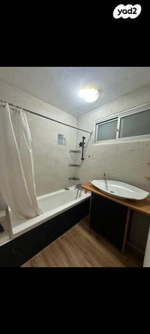 דירה, דוד בן גוריון 243, הראשונים, שלומי