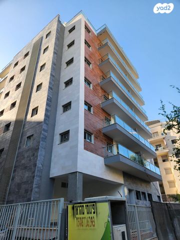 דירה, ז'בוטינסקי 10, מרכז דרום, רעננה