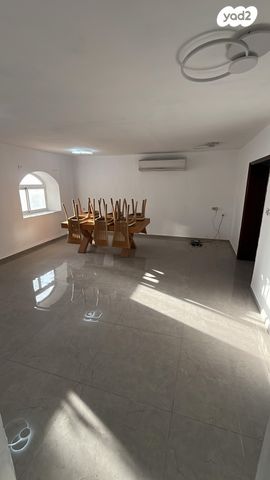 בית פרטי/ קוטג', מכנף נאה 1, רועי, רועי