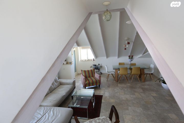 גג/ פנטהאוז, הזמיר 15, שכונה ד', מבשרת ציון