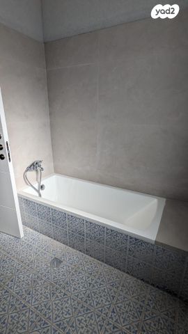 דירה, האשחר 1, נחושה, נחושה