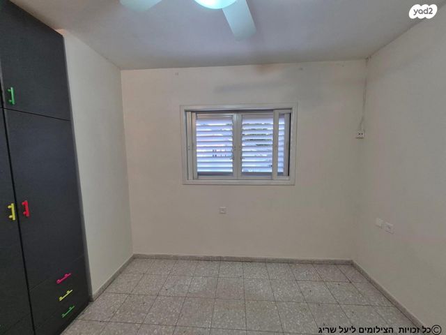 דו משפחתי, גלעד 31, נירית, נירית