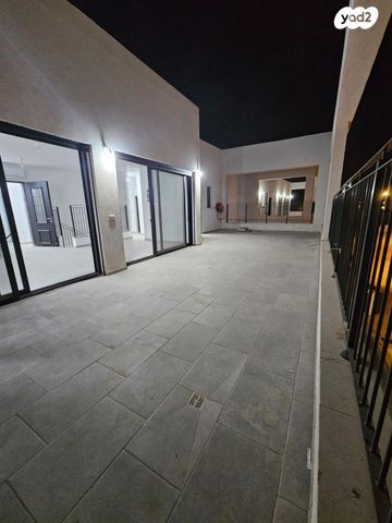 גג/ פנטהאוז, דגן 2, עמירם, פרדס חנה כרכור