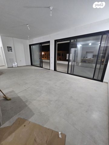 גג/ פנטהאוז, דגן 2, עמירם, פרדס חנה כרכור