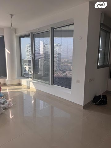 דירה, ניסים אלוני 1, צמרות איילון, פארק צמרת, תל אביב יפו