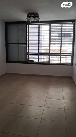 דירה, מבוא הנרקיס 11, רובע ח', אשדוד