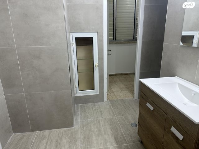 דירה, הרצל 105, שעריים, רחובות