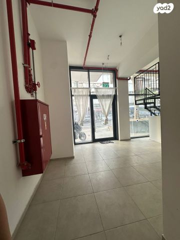 חנויות/ שטח מסחרי, העלייה 53, נווה שאנן, תל אביב יפו