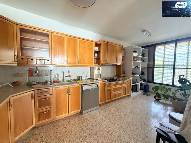 דירה, ישראל אהרוני, א' / צפון מזרח העיר, רחובות