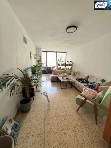 דירה, ישראל אהרוני, א' / צפון מזרח העיר, רחובות