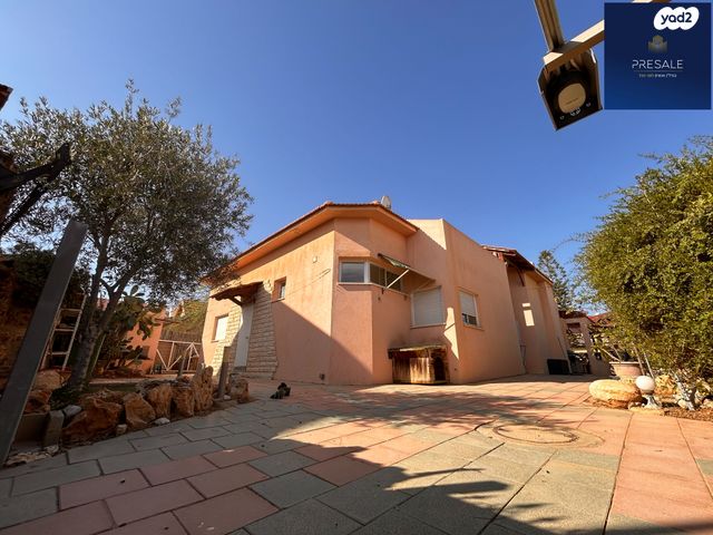 בית פרטי/ קוטג', חסידה, מעוף, ערד