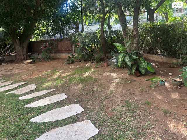 דירה, חומה ומגדל, ראשונים, כפר סבא