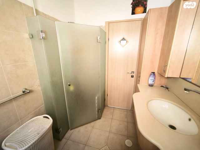 גג/ פנטהאוז, רוטשילד 4, גרין ועם, חולון