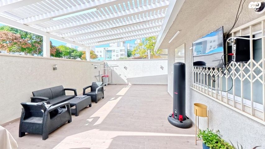 דירה, הברוש, אורות, אור עקיבא