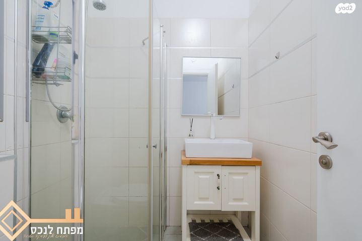 גג/ פנטהאוז, קטיף, נתיבות מערב, נתיבות