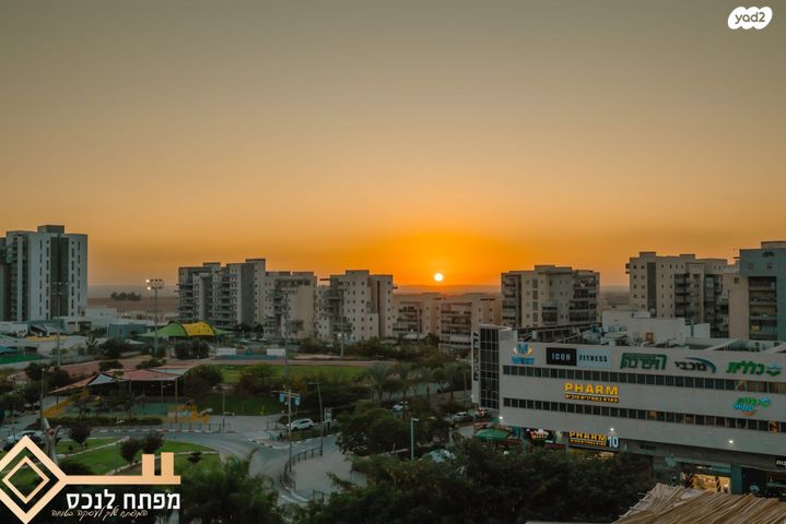 גג/ פנטהאוז, קטיף, נתיבות מערב, נתיבות