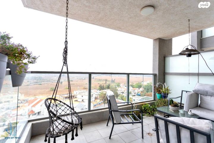 דירה, אבן גבירול, רחובות