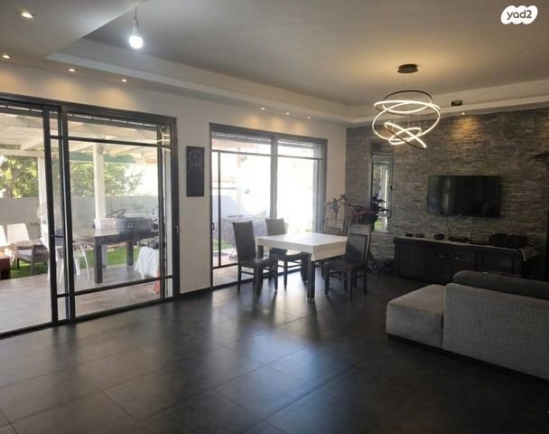 יצחק בן צבי 50