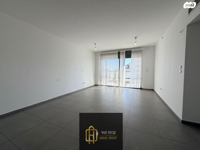 שושנה דמארי 2