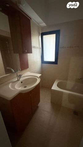 דירה, ארלוזורוב 73, עצמאות יוספטל, בת ים