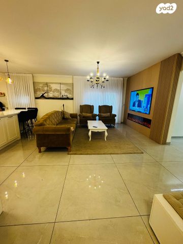 דירה, עוזי חיטמן, הכרם ב, עכו