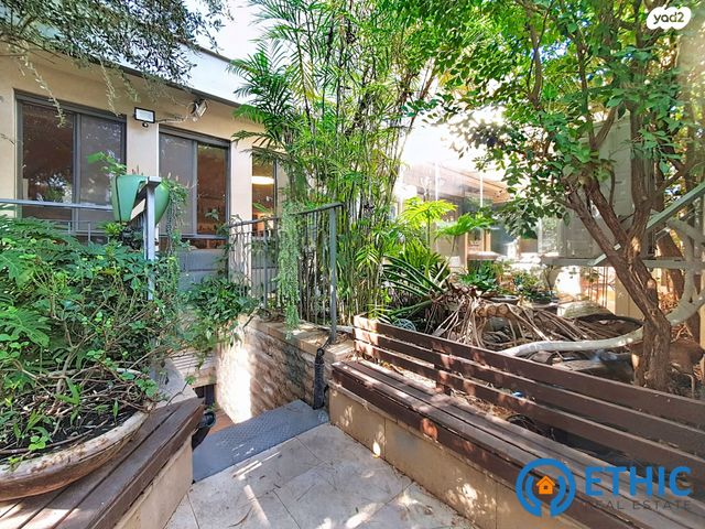 בית פרטי/ קוטג', רחל המשוררת, שיכוני מזרחי, כפר סבא