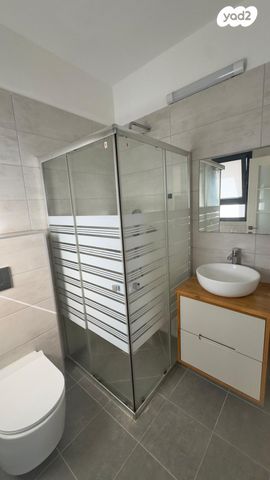 דירה, יעקב תמרי, חצרות המושבה, רחובות