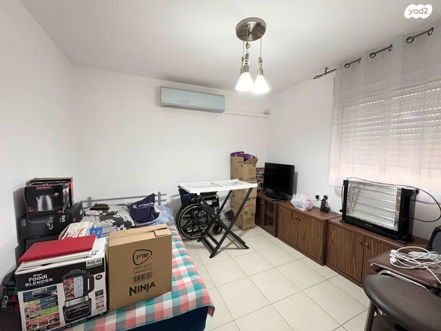 דירה, שלמה באום, חומת שמואל, הר חומה, ירושלים