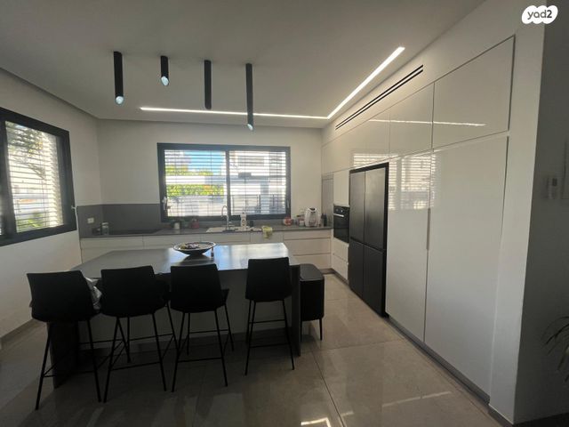 דו משפחתי, כפר יונה