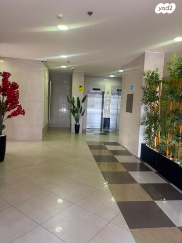 דירה, אברהם בלסברג 10, ברנע, אשקלון