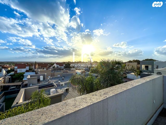 דו משפחתי, תורה ועבודה, המושבה הגרמנית, גן יבנה