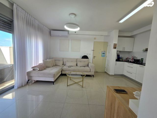 גג/ פנטהאוז, מבוא העירית, רובע ח', אשדוד