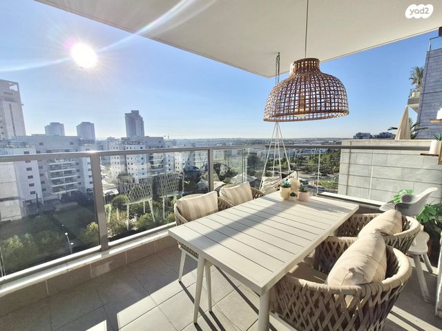 דירה, שדרות הרצל, נאות שמיר, יבנה