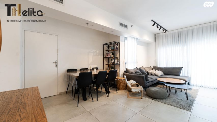 דירה, בלוך 23, בורוכוב, גבעתיים