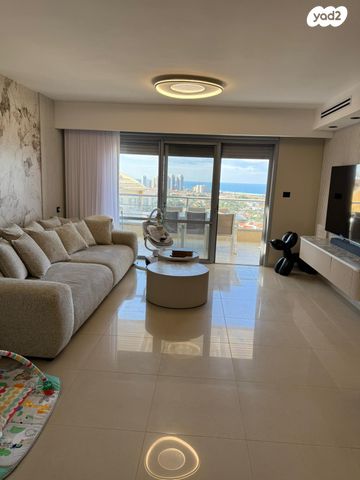 דירה, אברהם בלסברג, ברנע, אשקלון