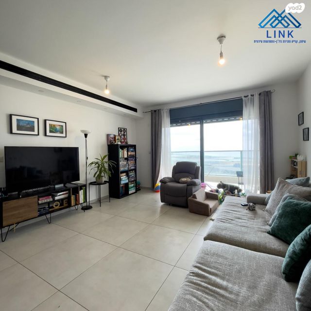 דירה, דולפין, גלי כרמל, טירת כרמל