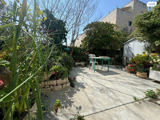 דירת גן, מבשרת ציון