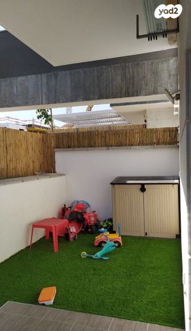 דירת גן, דרך האילנות, גדרה