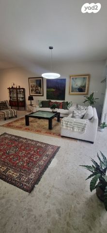 דו משפחתי, יהושע גיבשטיין, קרית שמחה, ראשון לציון