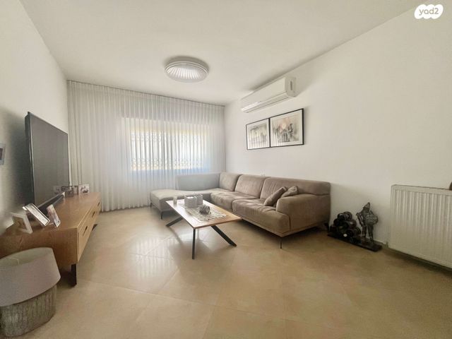 דירה, פסגת זאב, ירושלים