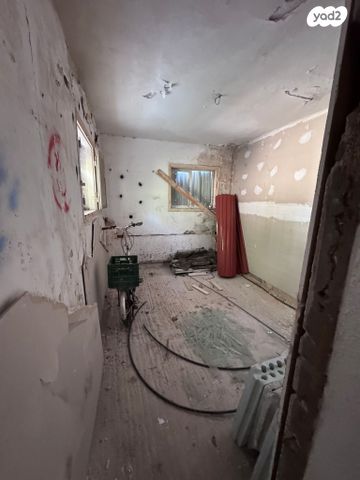 דירת גן, התקומה, חולון