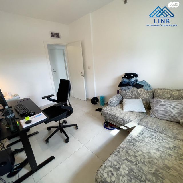 דירה, דולפין, גלי כרמל, טירת כרמל