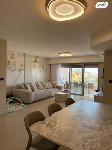 דירה, אברהם בלסברג, ברנע, אשקלון