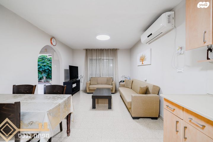 בית פרטי/ קוטג', מעגלים, מעגלים