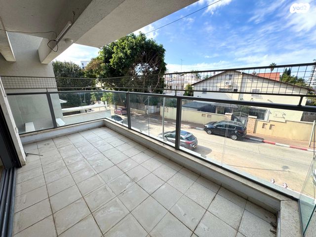 דירה, נחמיה 6, מרכז, הרצליה