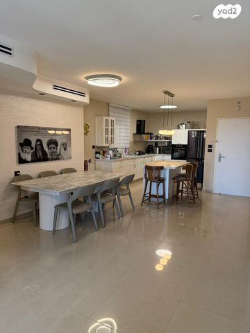 דירה, אברהם בלסברג, ברנע, אשקלון