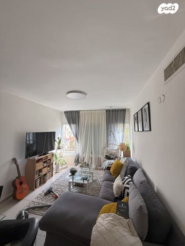 הרצליה הירוקה, נווה עובד