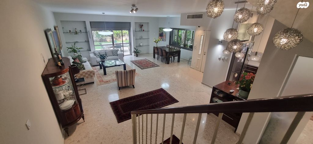 דו משפחתי, יהושע גיבשטיין, קרית שמחה, ראשון לציון