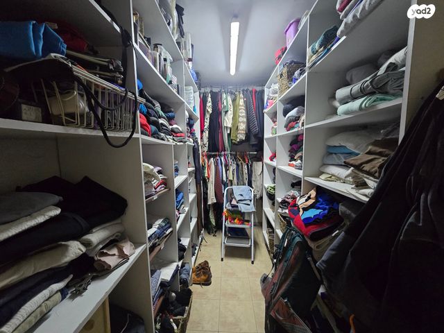 דירת גן, חוט השני, מגדים, מעלה אדומים